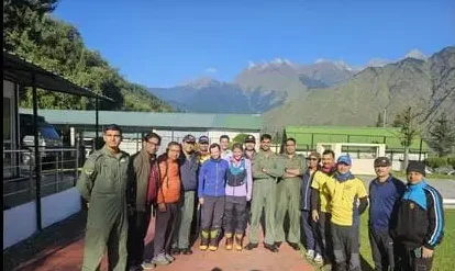 IAF-Saves-US-and-UK-Climbers-Lost-for-3-Days
